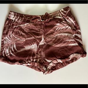 💯Burgundy/tan leaf print shorts O’Neill